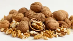 Nie wyrzucaj skorupek orzechów włoskich: ten „odpad” może rozwiązać wiele domowych problemów